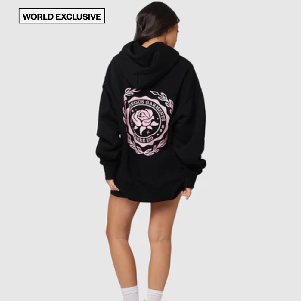 Elevate your streetwear game with the Gorgeous Hoodie by Carré - Picture 2 of 7